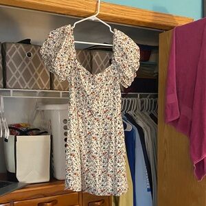 Francesca's Collections Floral Puff Sleeve Blouse